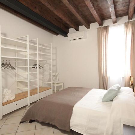 Interno 4 - Central Cozy New Flat Desenzano del Garda Exterior photo