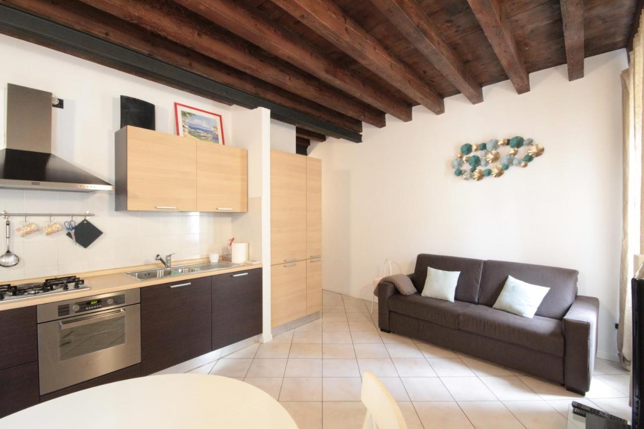 Interno 4 - Central Cozy New Flat Desenzano del Garda Exterior photo