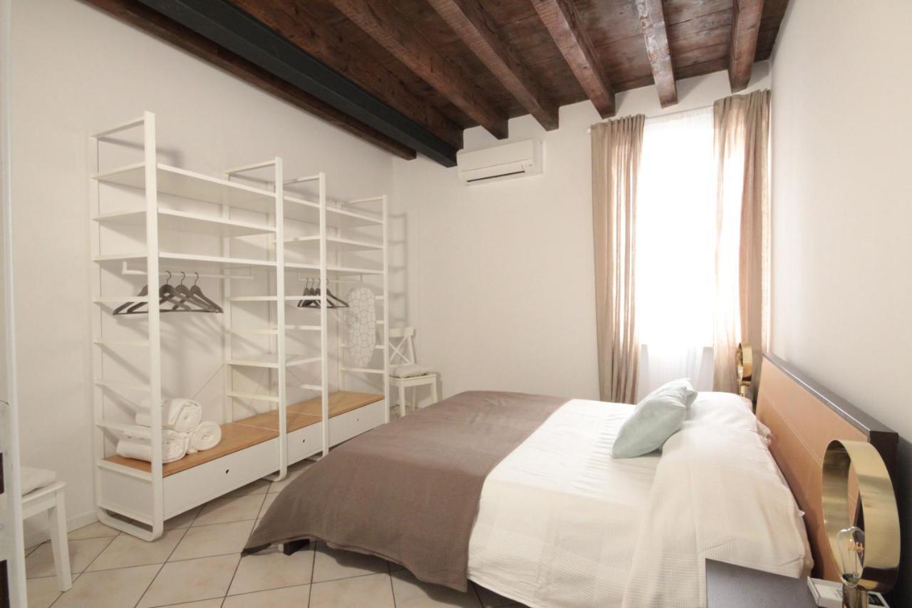 Interno 4 - Central Cozy New Flat Desenzano del Garda Exterior photo